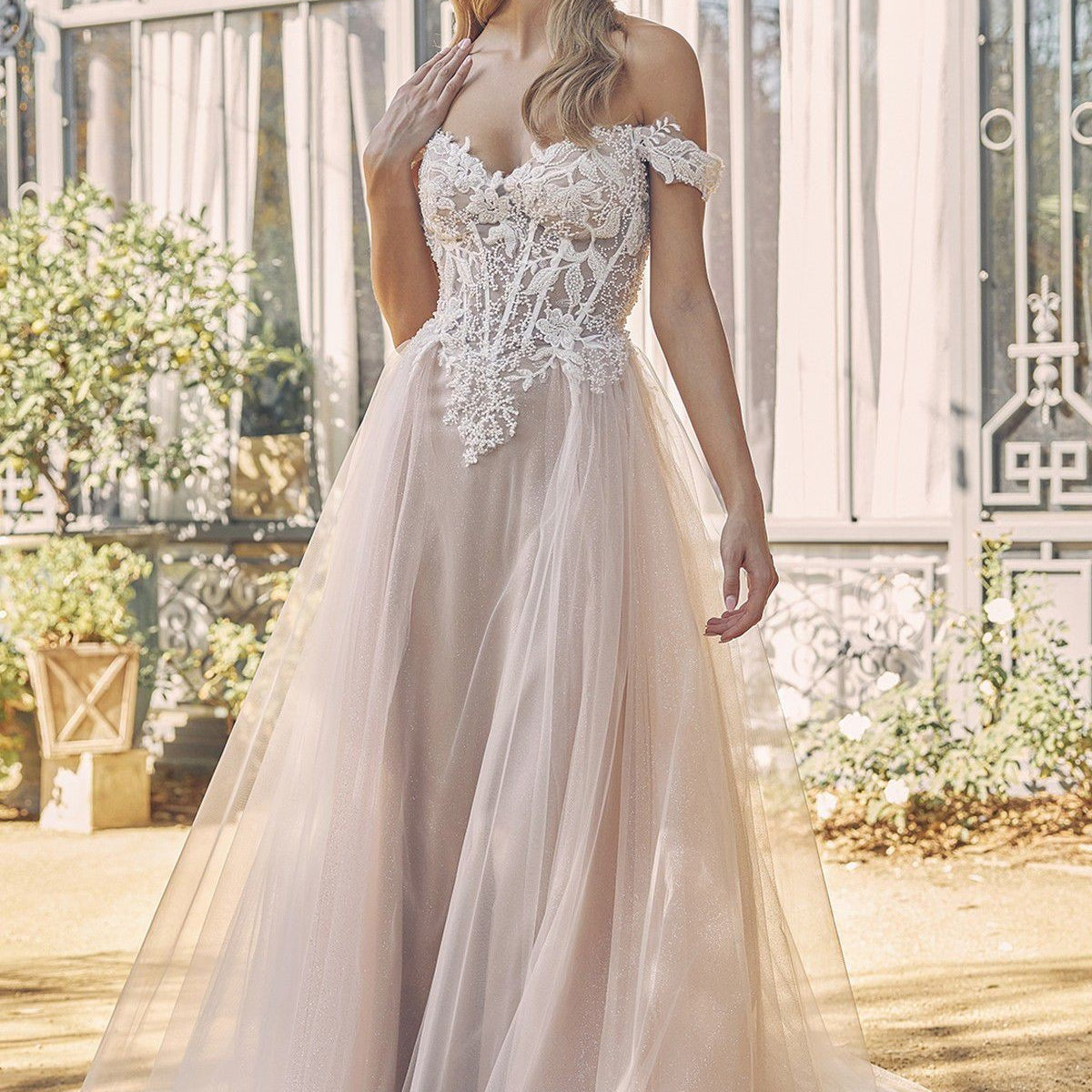 White Tulle A-line Off-the-Shoulder Wedding Dresses SW587