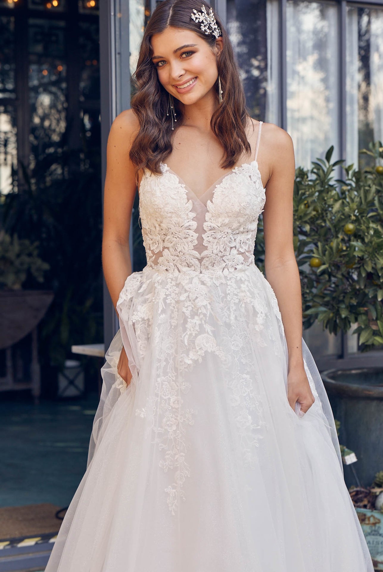 Embroidered Lace Bodice Open Back Long Wedding Dress NXJE933-Wedding Dress-smcfashion.com