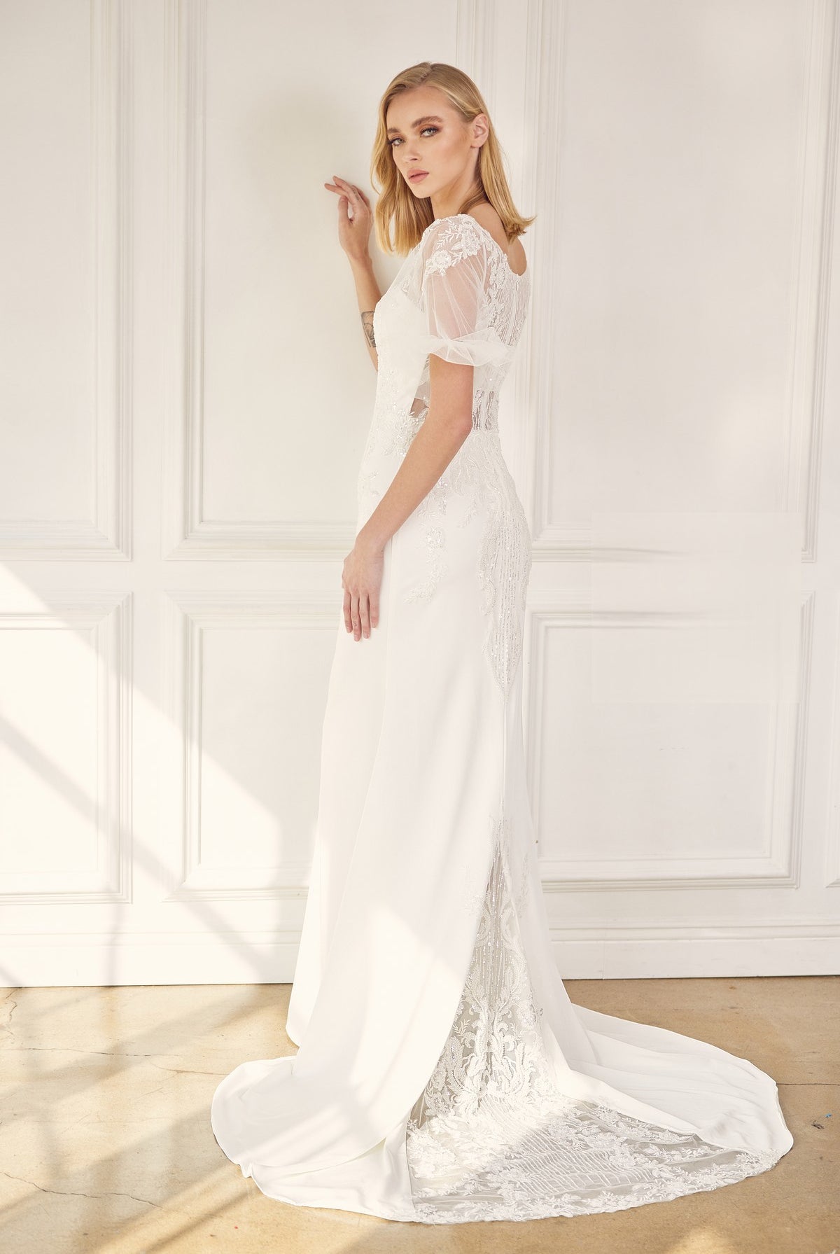 Embroidered Lace Sheer Back Tail Long Wedding Dress NXJE927-Wedding Dress-smcfashion.com