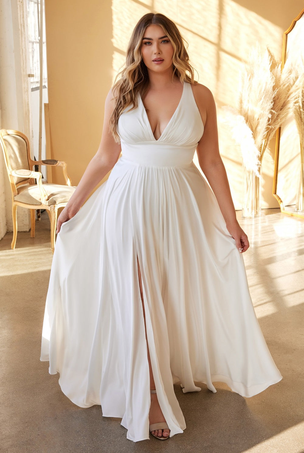 Plus Size Classic Soft a-line dress Curvy Bridal Dress Fitted Bodice Wedding Ceremony Gown Tender Skirt with High Leg Slit CD7469WW