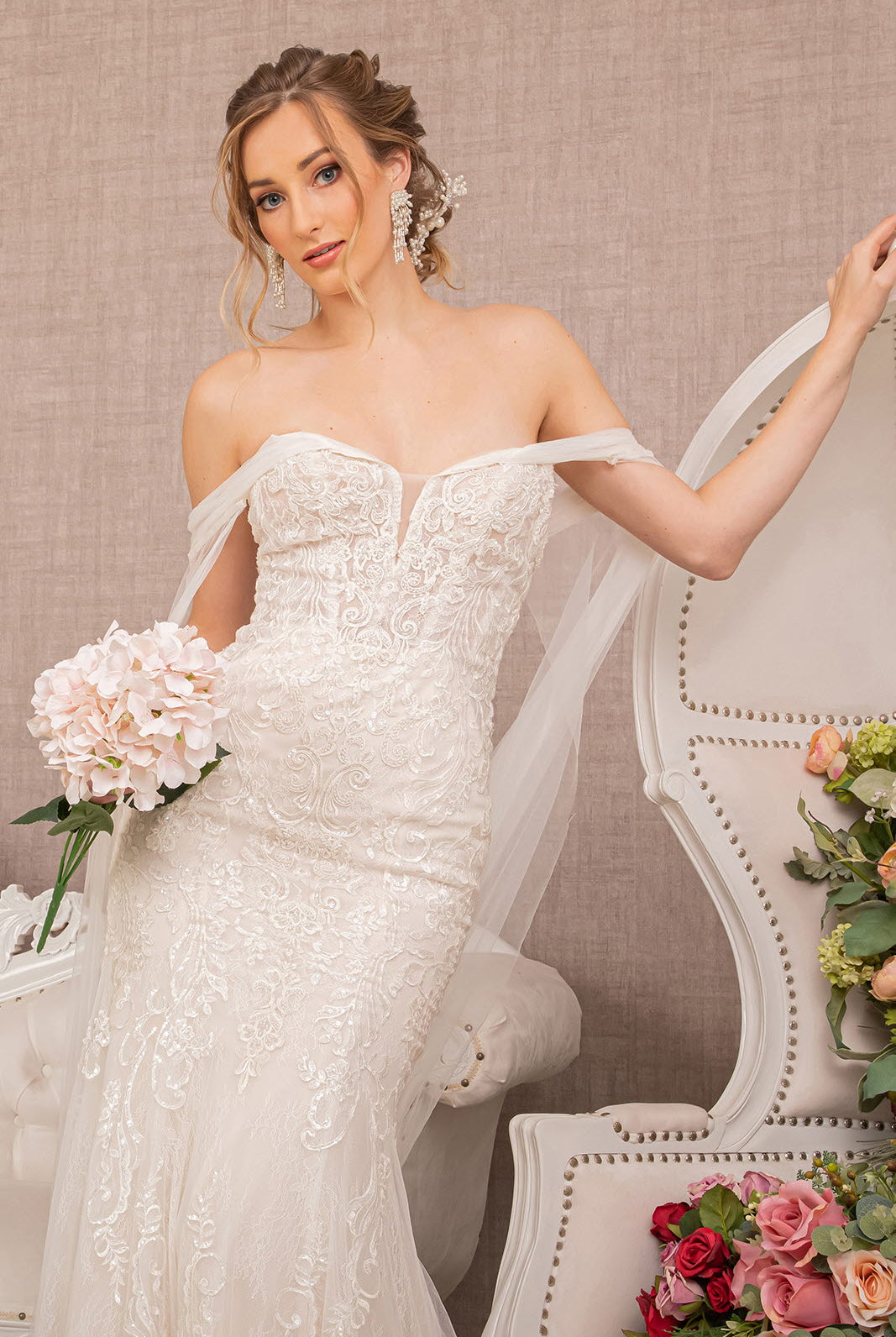 Embroidered V-Neck Mermaid Wedding Gown Detachable Cape - Mask Not Included GLGL1935-WEDDING GOWNS-smcfashion.com