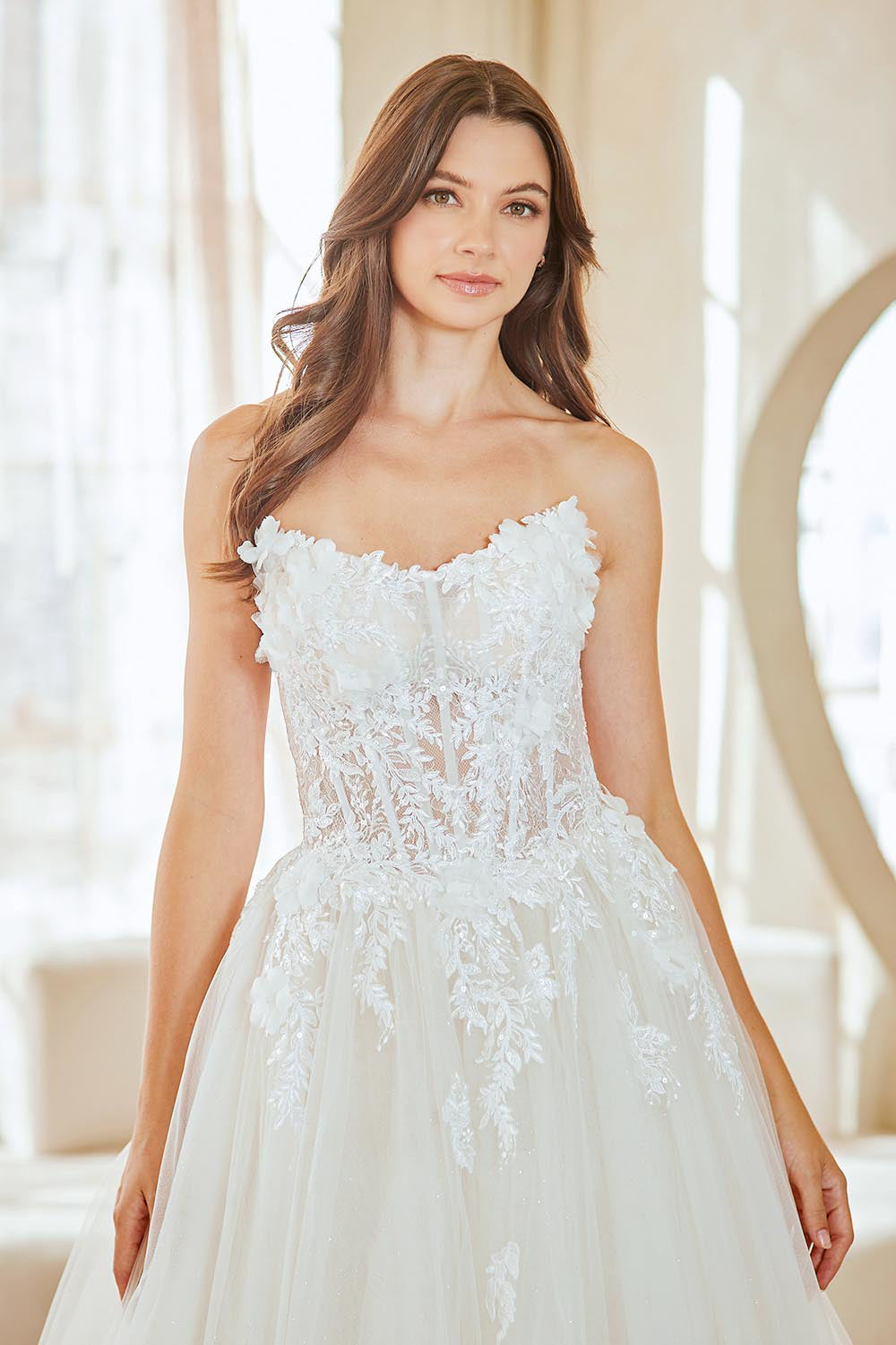 lace elegant wedding dress Sweetheart Long Glitter Long Slit Online This elegant lace wedding dress features a timeless silhouette with effortless sophistication Elegant A-line Lace V-neck Tulle