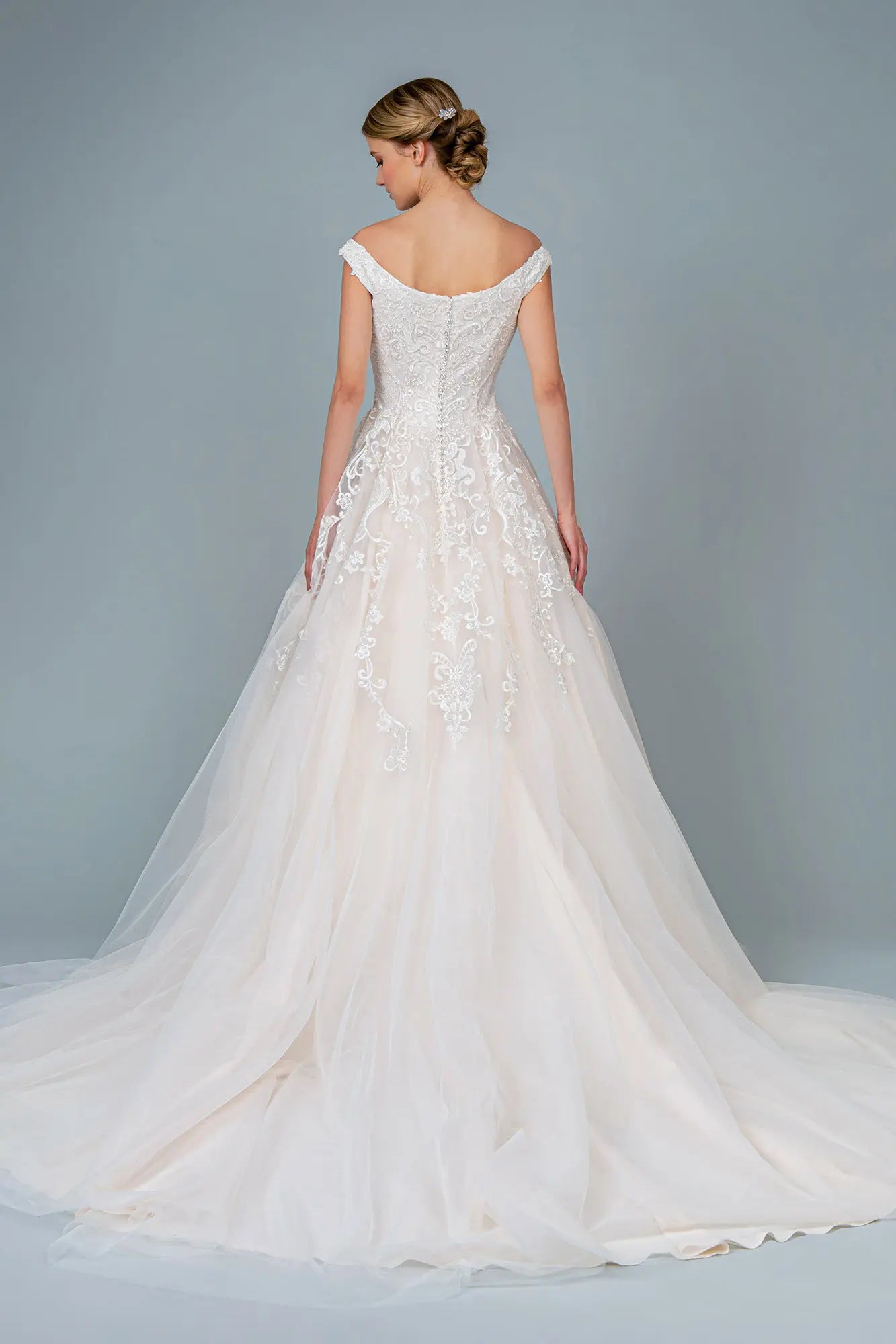 Wedding dresses/ivory cream embroidery embellished mesh a line wedding gown with tail GLGL1800 –